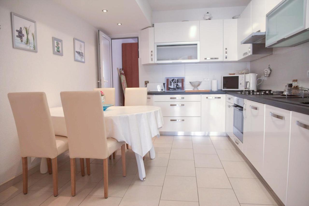 House Bilic Apartamento Baška Voda Exterior foto