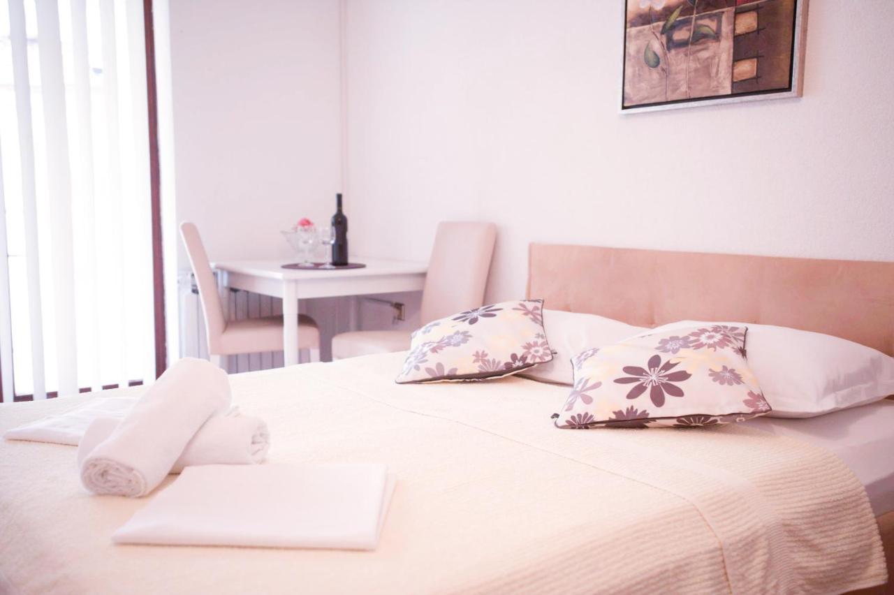 House Bilic Apartamento Baška Voda Exterior foto