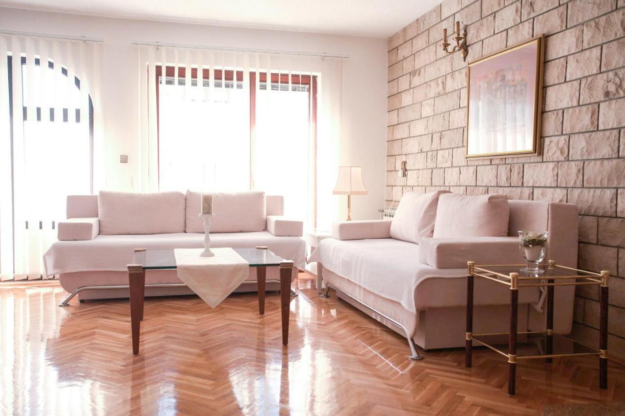 House Bilic Apartamento Baška Voda Exterior foto